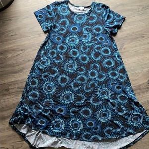Medium LuLaRoe Carly